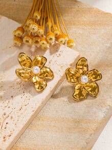 1 Pair Elegant Delicate Pearled Flower Stainless Steel Gold Luxury Clip-On Earrings For Women, Suitable For Daily Wear, Commute, Party, Gift