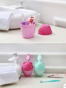 1个卡通洗发杯 婴儿淋浴喷头冲洗杯 儿童洗澡洗头助手 防止孩子害怕洗头 可爱洗发杯也可用作牙刷杯（款式随机）