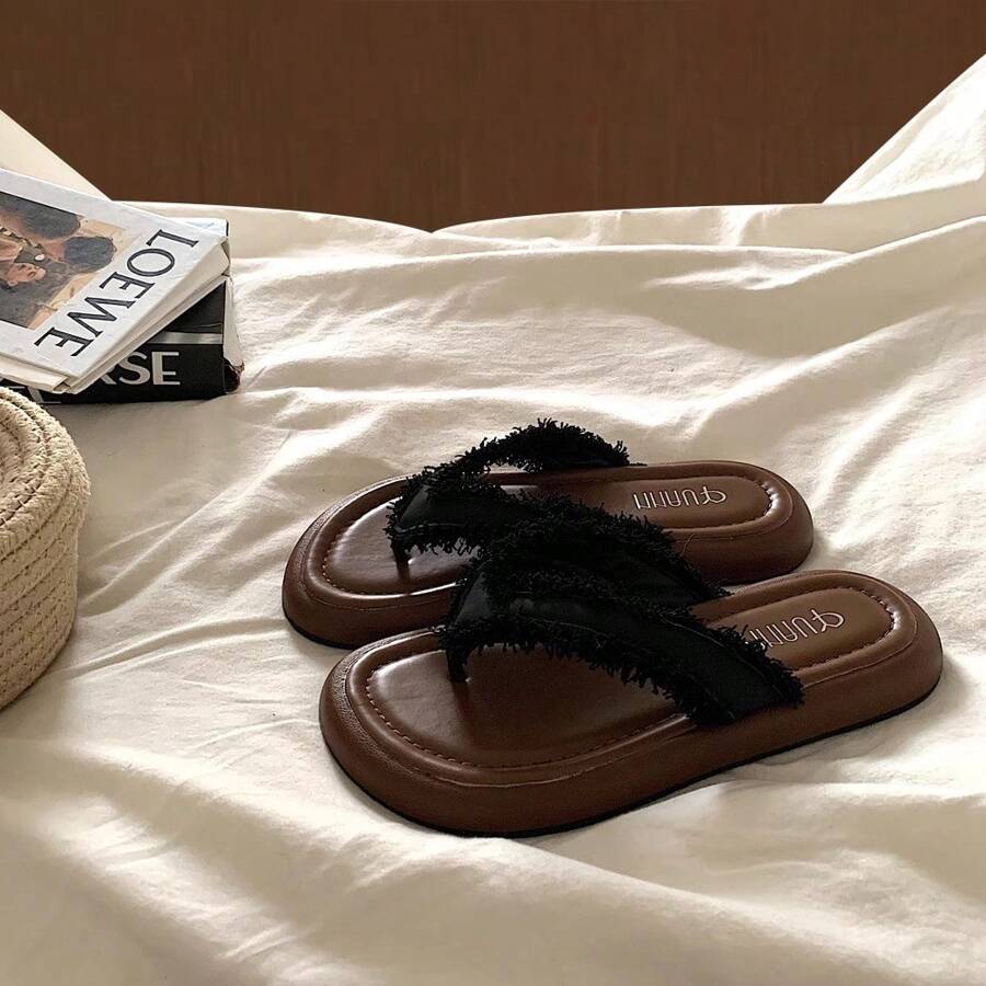 Fashionable Women's Flat Sandals For Daily Wear