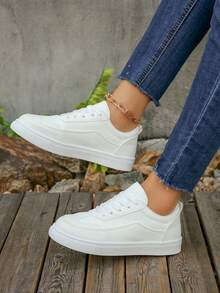 2025 New Women Plus Size Fashion Sneakers White Flat Casual Shoes, Student School Lace-Up Versatile Sports Shoes