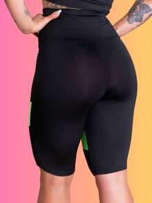 Bermuda Fitness Feminina Cintura Alta Academia Treino Com Recorte Perna RIQ Modas - Verde - Visão 3