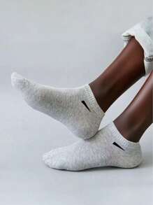 1 par de calcetines unisex, calcetines deportivos, calcetines cortos blancos/negros/grises, calcetines invisibles, de unicolor y estilo minimalista, adecuados para uso diario casual