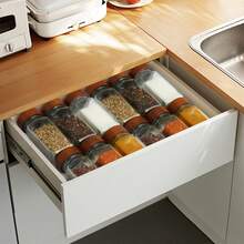 20 件带标签的玻璃香料罐套装 - 4 盎司调味容器，带相思木盖、香料柜和抽屉整理器