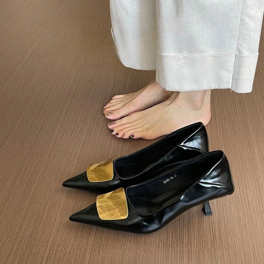 Koturny i platformy damskie - Czarne - Zobacz 1