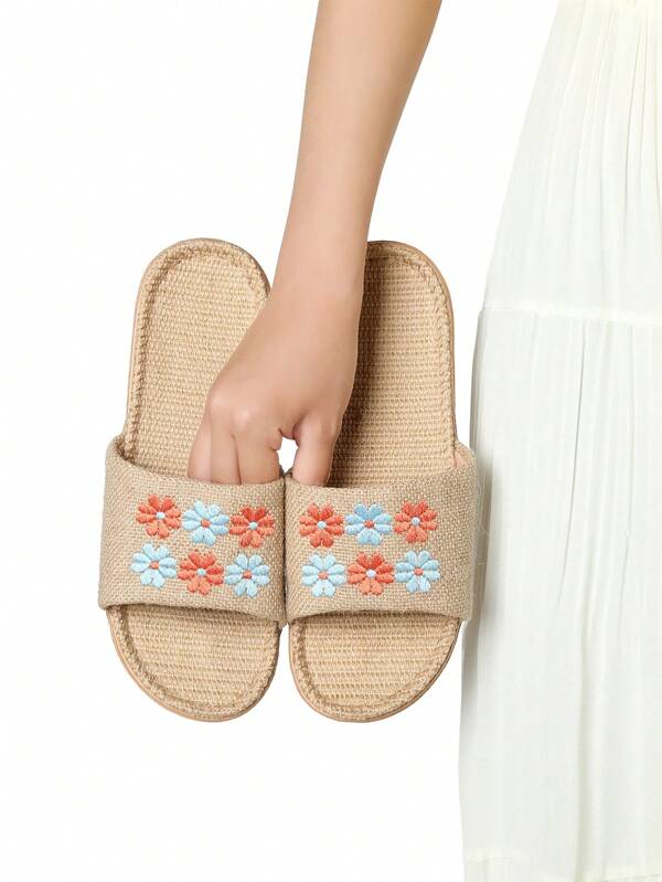 Pantuflas de lino bordadas para mujer, nueva pareja de verano interior antideslizante y transpirable para usar en la casa
