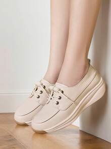 Sepatu Sneakers Kasual Sol Tebal Baru untuk Wanita, Model Low Top Bertali, Ringan, Nyaman, Serbaguna, Anti Selip, Tahan Lama, Musim Semi dan Gugur - Krem - View 7