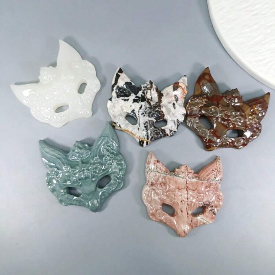 1pc Natural Crystal Fox Mask Carving Ornament, Polished And Carved From Raw Stone, Crystal Craftwork, A Lovely Animal Sculpture Decorative Ornament, Creative Home Decor Ornament And A Unique Holiday Gift.