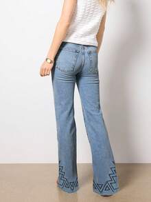 Jeans acampanados bordados y lavados con ajuste Elastic, adecuados para usar y desgastarse todos los días, para mujeres