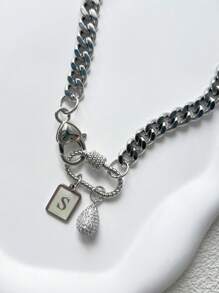 1Pc Chunky Full Diamond Mountaineering Buckle With A Full Diamond Water Drop Pendant And A Letter Pendant For Women. The Initial Letter Necklace Is Retro And High-End, Suitable For Women To Wear At High-End Parties.