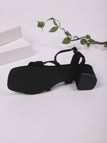 1 双时尚粗跟女式凉鞋，带露跟带，纯色露趾，简约时尚，绒面革包跟，欧美设计 - 交叉黑 - 查看 9