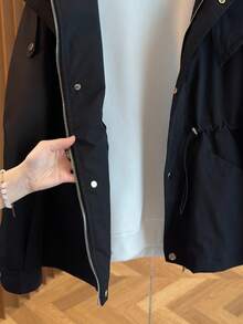 Chaqueta cortavientos para mujer, estilo de moda para viajeros, chaqueta cortavientos regular, diseño de cintura ceñida y solapa grande, unicolor, multiestilo para atuendos de otoño/invierno