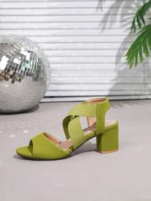Giày sandal nữ hở mũi, khoét lỗ, quai thun, gót chunky, chất liệu giả da lộn màu xanh lá cây, thoải mái và nhẹ, thích hợp cho kỳ nghỉ, du lịch, đi làm, mùa hè, ngày lễ Thánh Patrick. - xanh quân đội - Xem 8