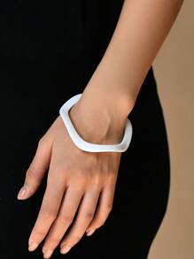 1pc Elegant Wavy Resin Wide Bangle Bracelet, Versatile Beach Vacation Style