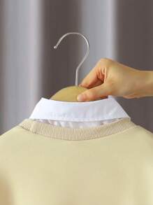 2 pezzi Outfit casual per ragazzi - Felpa girocollo a maniche lunghe in colore tinta unita kaki con pantaloni in jeans azzurro chiaro (la maglietta nell'immagine non è inclusa)