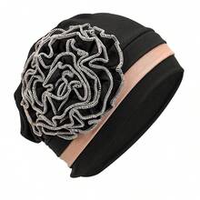 Awegeo 女士纯色裹身式头巾，带有褶边和花卉装饰 - 弹性透气头饰，休闲优雅，安全贴合防滑设计，可调节柔软面料，适合日常造型