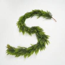 Couronne de pin de Norfolk pour la porte d'entrée, couronne de pin de Norfolk au toucher réel, couronne verte artificielle réaliste, décoration de vacances pour la décoration de la maison