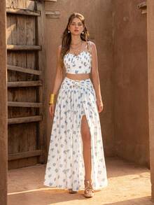 Faeriesty Conjunto de 2 piezas BohoBloom: Blusa corta con volantes + Falda midi de línea A con abertura alta, adecuado para vacaciones en la playa, festivales de música de verano, excursiones al aire libre, citas de picnic, escapadas de fin de semana - Azul y blanco - Ver 1