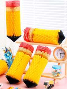 6件蜂窝苹果铅笔中心装饰，适用于返校、派对和教室天花板装饰。无需电力，轻巧无羽毛