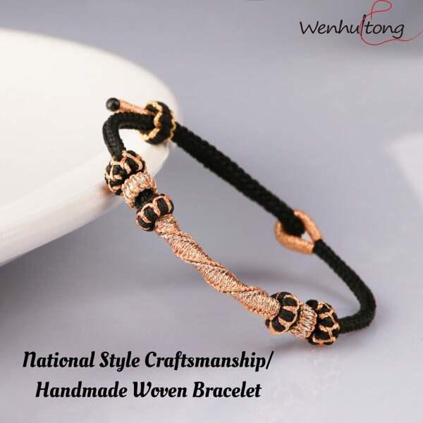1pc Hand-Knitted, This Hand Rope Featuresan Ins Style That Is Versatile And Makesyour Skin Tone Look Fair. Lt Is Wear-Resistant And Won't Fade. Comfortableto Wear And Fashionable, Each Handrope Is A Unique Existence.For Dailywearing And As A Giftfor Lovers, OnFather's Day, Mother'sDay AndValentine's Day.