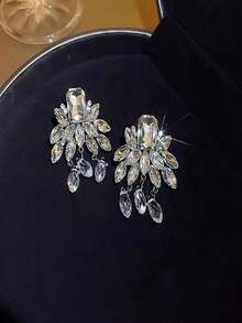 1 Pair Crystal Flower Stud Earrings, Suitable For Everyday Wear - Silver - View 6