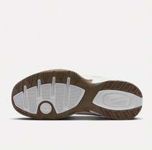 Nike 男女款 MONARCH IV 运动鞋，新款休闲运动跑步鞋，IB4607-171 - 白色 - 查看 6