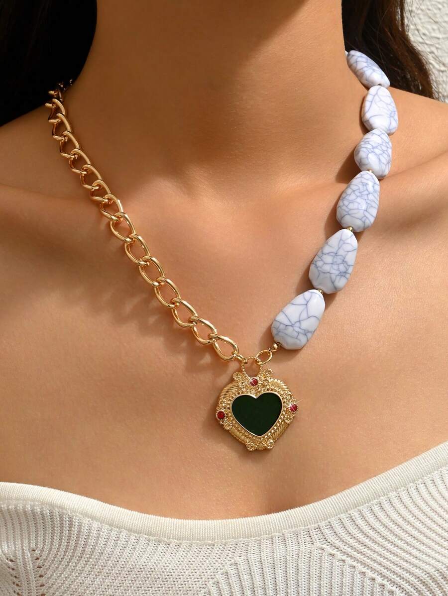 1 pieza Elegante colgante de collar de corazón 3D de resina naranja y roja con cadena dorada, patrón asimétrico, múltiples estilos disponibles, collar de calidad para mujer, adecuado para uso diario, vacaciones, fiestas y combinar con atuendos sexys. Tenga en cuenta que cada colgante de resina tiene una compuerta de inyección moldeada en la parte inferior.