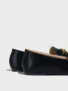 2025 New Arrival Black Loafers For Women, English Style Flat Pointed Toe Slip-On Shoes, Metal Chain Decor, Versatile Casual Thick Sole Thin Penny Loafers - Black - View 9
