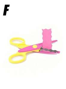 六把装饰剪刀，图案各异，包括花卉和波浪纹设计。非常适合用于学校用品、感恩节、圣诞节、生日礼物、万圣节装饰等。