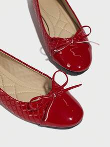 Women's Casual Patent Leather Red Ballet Flats With Bow, Soft Sole Versatile Round Toe Comfortable Plus Size, New Spring/Autumn 2025 - Red - View 8