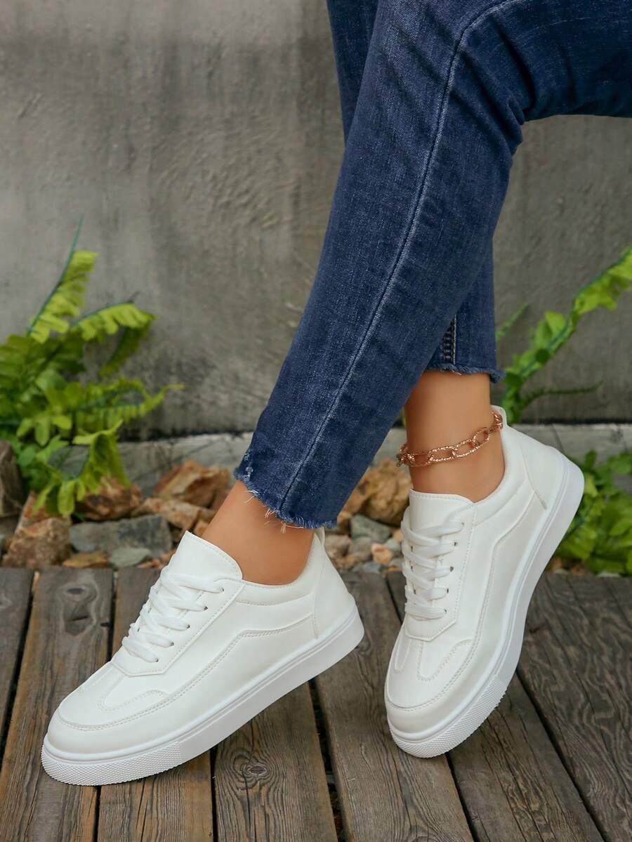 2025 New Women Plus Size Fashion Sneakers White Flat Casual Shoes, Student School Lace-Up Versatile Sports Shoes