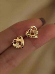 1 Coppia di Orecchini a Perno in Argento Sterling 925 con Zirconia Cubica a Forma di Cuore - Delicato Design di Alta Gamma, Perfetto per l'Uso Quotidiano delle Donne, Comfort Senza Rimozione per i Piercing agli Orecchi