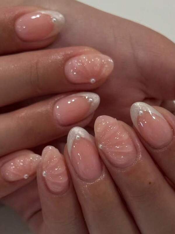 24Pcs Short Oval 3D Gelnail Makes Flower Nails Design With Pearl Design French Acrylic Press On Nails Short Perfect Fit Fake Nail Set,Include: 1pc Jelly Glue And 1pc Nail File,Easy To Wear French Tip Press On Nails Art For Women And Girls Daily Life Rave Party Use