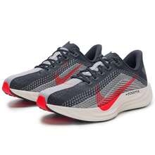 Nike 男士跑步鞋，透气舒适，户外公路跑运动鞋，运动休闲旅行鞋，ZoomX 泡沫中底，缓震支撑，经久耐用，训练鞋，PEGASUS PLUS - 煤黑/亮深紅/淺煙灰 - 查看 6