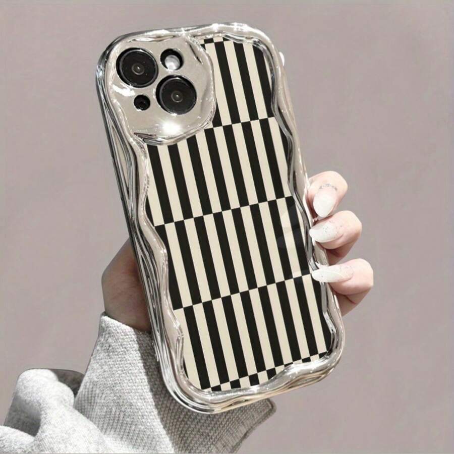Funda para teléfono 1 pieza Una elegante funda para teléfono con un diseño ondulado galvanizado y una cadena colgante de perlas, que ofrece protección integral contra caídas y golpes. Este accesorio es compatible con los modelos 11 a 16 de las series Pro y Pro Plus - Colores mixtos 1 - Ver 1