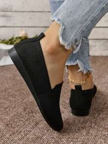 Tenis de mujer sin cordones tipo slip-on, tenis para mujer cómodos y transpirables con suela plana ligera, zapatos cómodos de mujer ideales para primavera, otoño y conducción, tenis deportivos para mujer para uso diario y estilo casual Tenis casuales de mujer de deporte para mujer, slip-on para primavera y otoño, de punta redonda, color negro y blanco solido , livianas modelo de tenis versátiles, zapatillas planas de lona para mujer corte bajo Tenis para mujer Zapatillas deportivas De suela ,cómoda,ligero,al aire libre caminar Zapatillas deportivas transpirables de malla para mujer, sandalias suela blanda antideslizante de color sólido con puntera redonda, aptas para uso diario, deportes, tenis. Mujer Casual Moda Transpirable Tenis Zapatos Cómodos Sneaker Nuevos zapatos deportivos casuales para mujer, tenis bordados cómodos, livianos, transpirables y planos deslizables, zapatos para mujeres - Negro - Ver 6