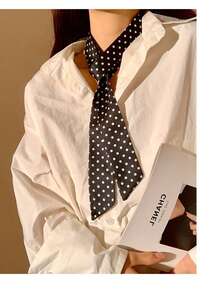 女士波点小丝巾一条，窄长款，尖角设计，韩式风格，用途广泛，可用于装饰包包、衬衫、丝带和飘带。适合连衣裙穿着。 - 小波點絲巾 - 查看 2