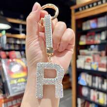 1个闪亮水钻字母钥匙扣，26个字母闪亮汽车钥匙圈挂件，个性化钥匙扣，女士包包挂件，圣诞礼物，情人节礼物，包包挂件，汽车配件，送给老师、朋友、姐妹的礼物创意
