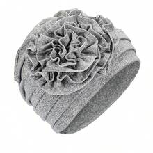 Awegeo 女士纯色裹身式头巾，带有褶边和花卉装饰 - 弹性透气头饰，休闲优雅，安全贴合防滑设计，可调节柔软面料，适合日常造型