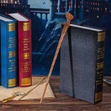 Warner Bros 1 Pieza Varita Mágica de Harry Potter Oficial de Warner Bros. - Accesorio de Película, Material de Resina con Núcleo Metálico Interno para Mayor Durabilidad y Resistencia a Roturas [Garantía Genuina] -- Varita de Voldemort, Varita de Hermione, Incluye Boleto de Ida y Vuelta del Expreso de Hogwarts. Empaque en Elegante Caja de Regalo Morada, Ideal para Fiestas, Actuaciones, Disfraces, Coleccionables y Regalos.