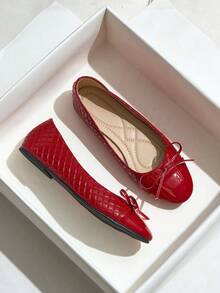 Women's Casual Patent Leather Red Ballet Flats With Bow, Soft Sole Versatile Round Toe Comfortable Plus Size, New Spring/Autumn 2025 - Red - View 3
