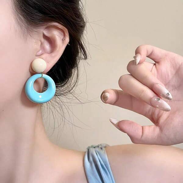 1 par de pendientes de aro con diseño de círculo de resina y bloques de color, pendientes de aro ideales para usar en la playa y en la calle