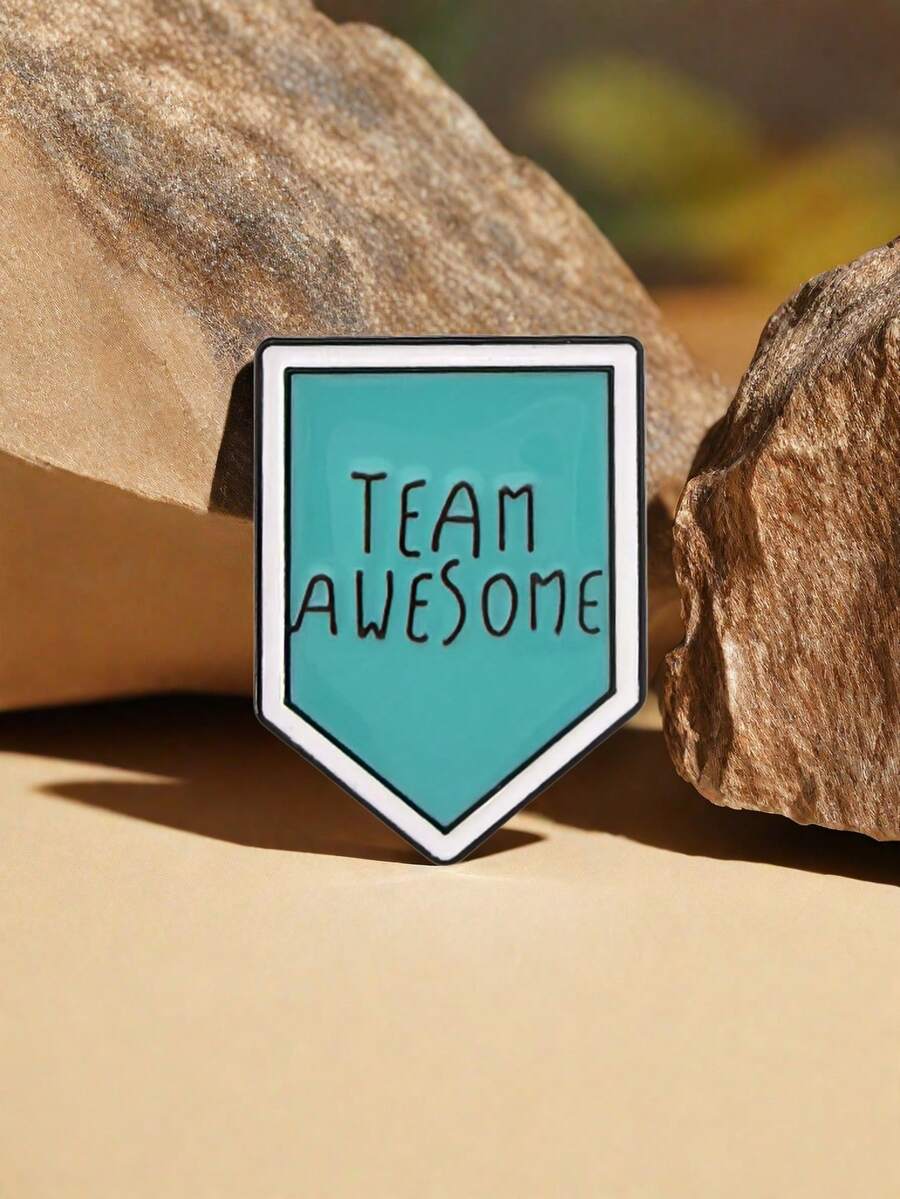 1pc "TEAM AWESOME" Arrow Shaped Badge, Daily Wear Backpack Decor, Party Gift - Green - View 1