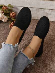 Tenis de mujer sin cordones tipo slip-on, tenis para mujer cómodos y transpirables con suela plana ligera, zapatos cómodos de mujer ideales para primavera, otoño y conducción, tenis deportivos para mujer para uso diario y estilo casual Tenis casuales de mujer de deporte para mujer, slip-on para primavera y otoño, de punta redonda, color negro y blanco solido , livianas modelo de tenis versátiles, zapatillas planas de lona para mujer corte bajo Tenis para mujer Zapatillas deportivas De suela ,cómoda,ligero,al aire libre caminar Zapatillas deportivas transpirables de malla para mujer, sandalias suela blanda antideslizante de color sólido con puntera redonda, aptas para uso diario, deportes, tenis. Mujer Casual Moda Transpirable Tenis Zapatos Cómodos Sneaker Nuevos zapatos deportivos casuales para mujer, tenis bordados cómodos, livianos, transpirables y planos deslizables, zapatos para mujeres - Negro - Ver 4