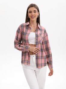 Damen neue Mode rosa karierte Langarm Lässig Loose Bluse, geeignet für die Herbstsaison. Karierte Brusttasche mit Knöpfen, elegantes Damen Hemd, Damenshirt, Festtagskleidung, Alltagsmode, Stil für den Nationalfeiertag in Saudi-Arabien und den Nahen Osten, Strickjacke, Businesskleidung