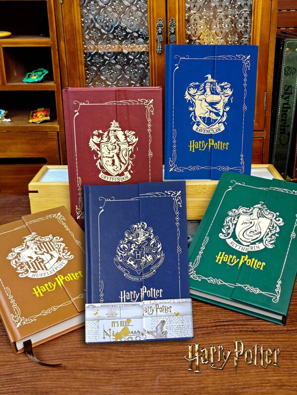 Harry Potter 1Pc Harry Potter Theme Hard Cover Notebook, Hogwarts Gryffindor, Slytherin, Hufflepuff, Ravenclaw Diary Surrounding Books Retro Handbook Portable Journal Notebook For Office, Birthday Gift, Graduation Gift For Friends Harry Potter Fans
