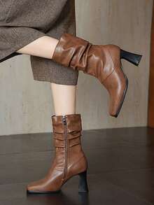 Botas de tacón alto elegantes y versátiles de ajuste ceñido, botas de tobillo de moda con tacón grueso, puntera cuadrada y plisadas, estilo vintage - Marrón - Ver 3