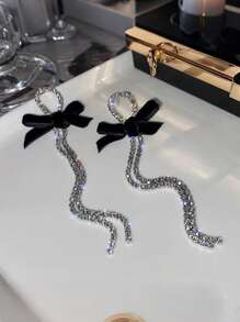 2 Stücke Silber Schmetterling Anhänger Ohrringe, luxuriöse Strass Kette Quaste Ohrringe, elegante lange Ohrringe geeignet für Damen Alltag, Feste, Partys, neues Schmuckgeschenk