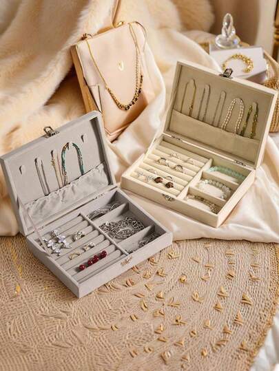 1pc Velvet Jewelry Box, Large Capacity Jewelry Storage Box, Jewelry Display Tray, Necklace Earrings Jewelry Organizer Box, White Simple Compartment Jewelry Display Stand With Dust-Proof And Anti-Oxidation Function, Minimalist Portable Jewelry Box, Travel Jewelry Storage Bag, Small Ring Earring Jewelry Box, Suitable For Earrings, Necklaces, Rings, Portable, Spacious, With Buckle, Lipstick, Watches, Gift For Women, Girls, Girlfriend, Valentine's Day, Halloween, New Year