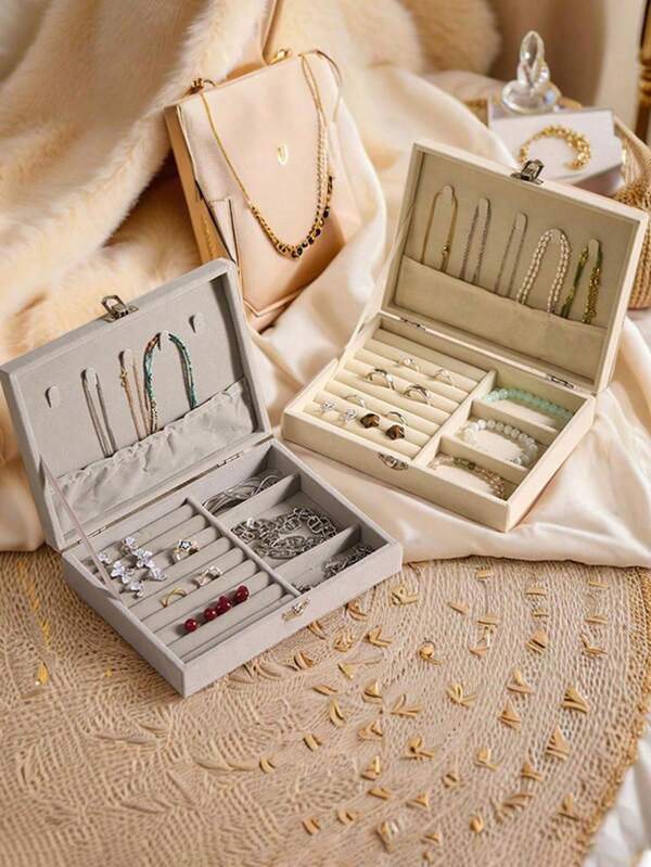 1pc Velvet Jewelry Box, Large Capacity Jewelry Storage Box, Jewelry Display Tray, Necklace Earrings Jewelry Organizer Box, White Simple Compartment Jewelry Display Stand With Dust-Proof And Anti-Oxidation Function, Minimalist Portable Jewelry Box, Travel Jewelry Storage Bag, Small Ring Earring Jewelry Box, Suitable For Earrings, Necklaces, Rings, Portable, Spacious, With Buckle, Lipstick, Watches, Gift For Women, Girls, Girlfriend, Valentine's Day, Halloween, New Year