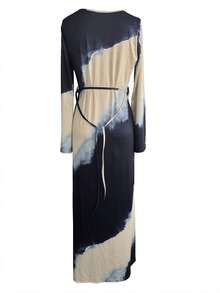 Women's Simple Knit Long Sleeve Round Neck Mid-Length Arabian Dress, With Eye-Catching Wavy Print Flare Sleeves And Medium Elasticity